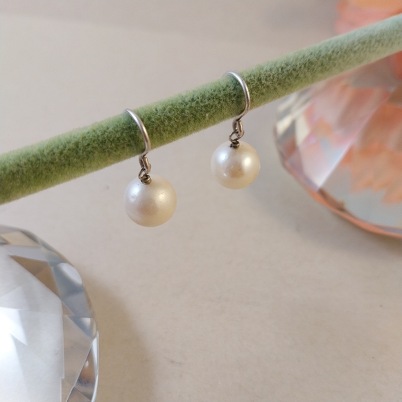 Elegant Sterling Silver Freshwater Pearl Drop Earrings - Picture 9 of 12